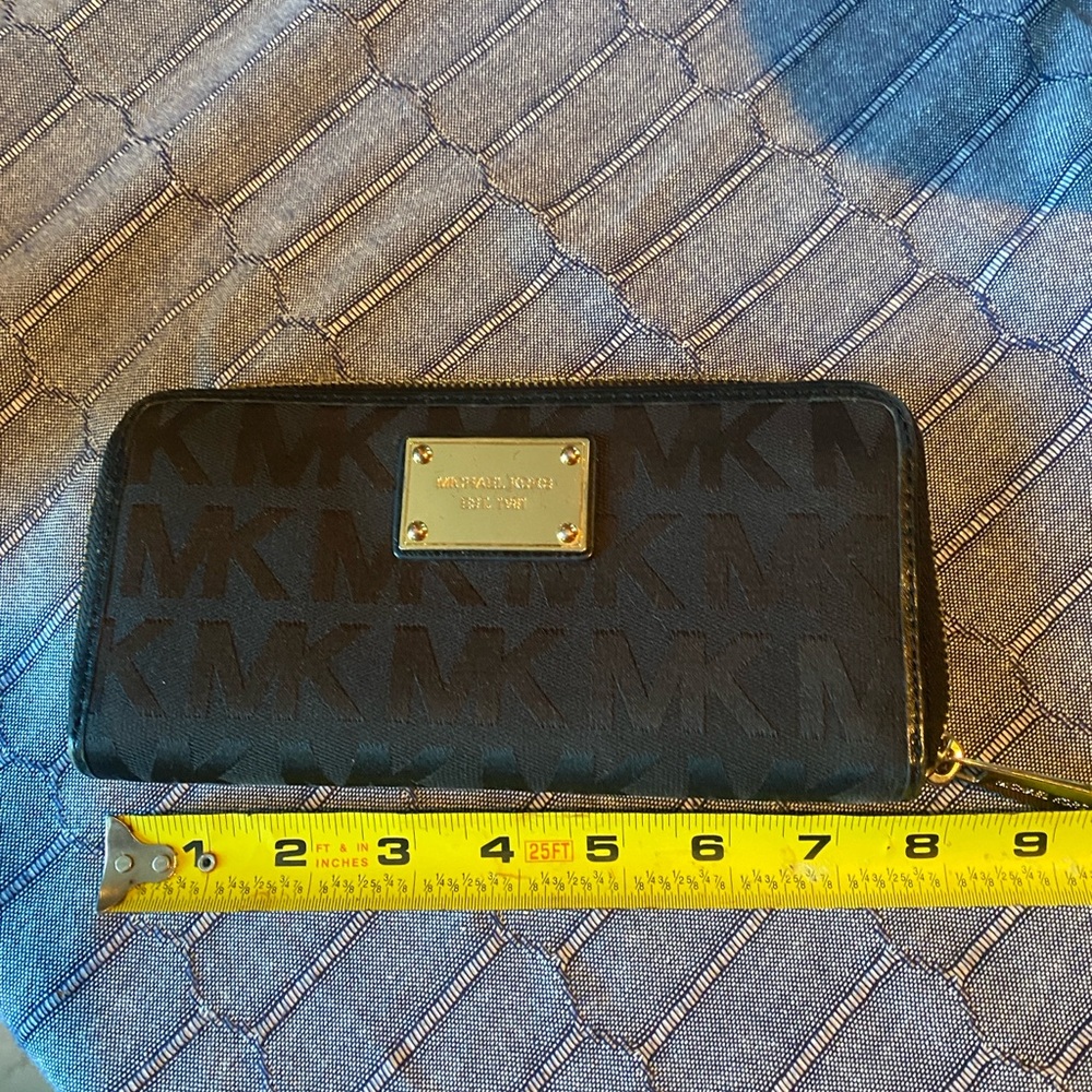 Michael Kors Jet Set Travel Continental Wallet
